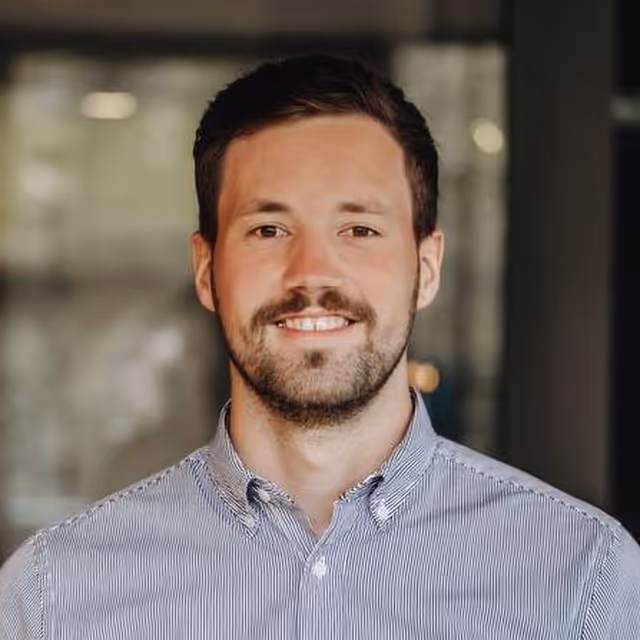 [headshot] image of customer (for a bicycle shop)